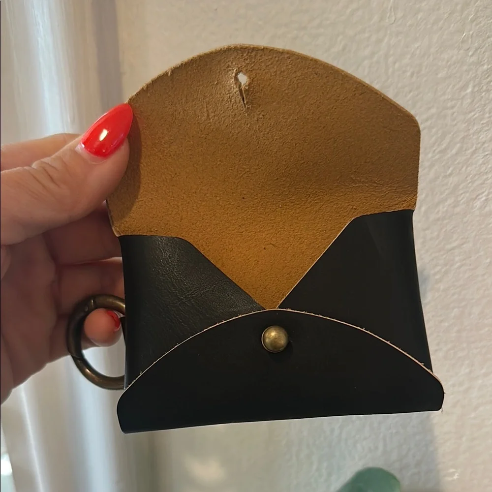 Compact Black Leather Card Holder with Ring - Picture 3 of 4